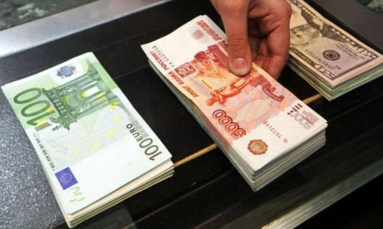 dolar-evro-rubli_C9TQX.jpg